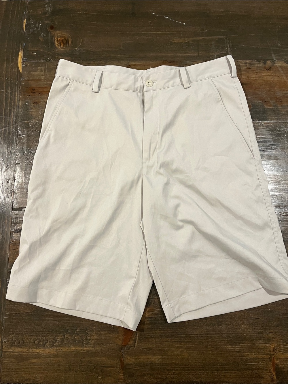 Nike White Flat-Front Men's Golf Shorts - Clean Classic